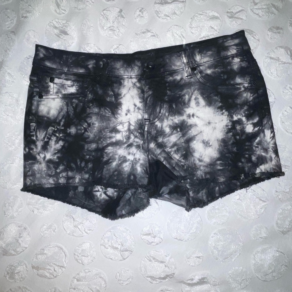 💕Bundle 3 for $20 Blackheart Monochrome Tie-Dye Low Rise Shorts